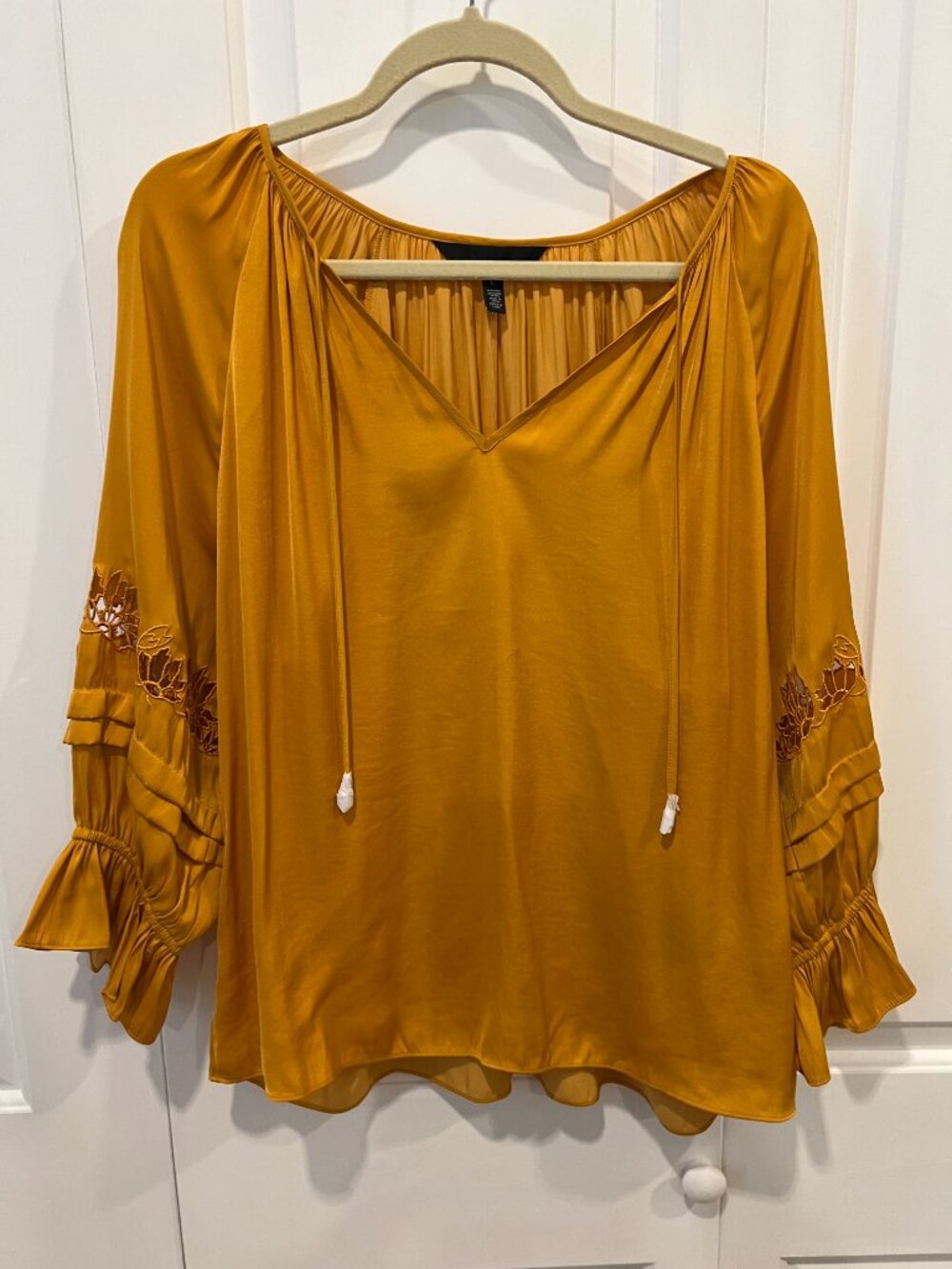 White House Black Market Embroidered Boho Blouse – Size L – NWOT